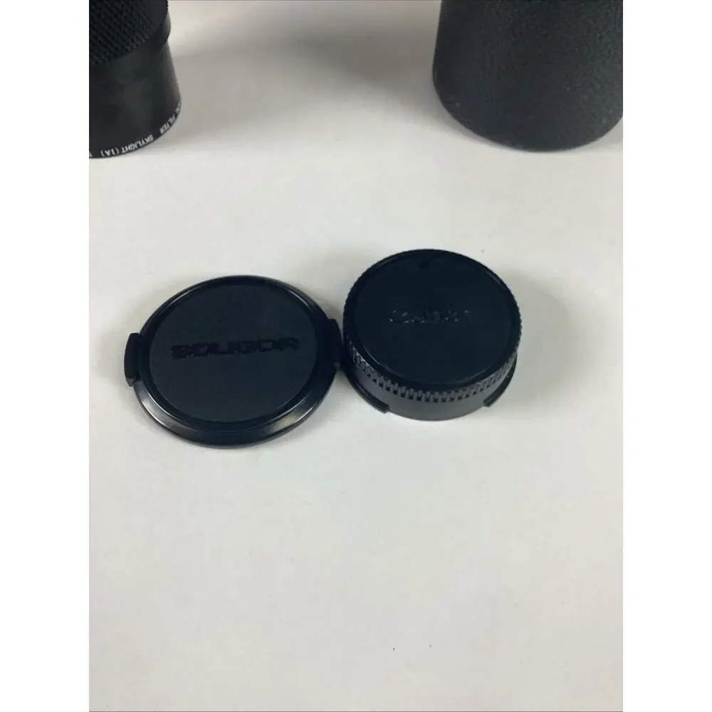 Soligor 80-200mm Zoom + Macro - #38166305 W/ Case & 2 Lens Covers